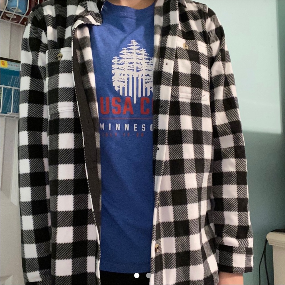 plaid shacket never worn size medium, fits small